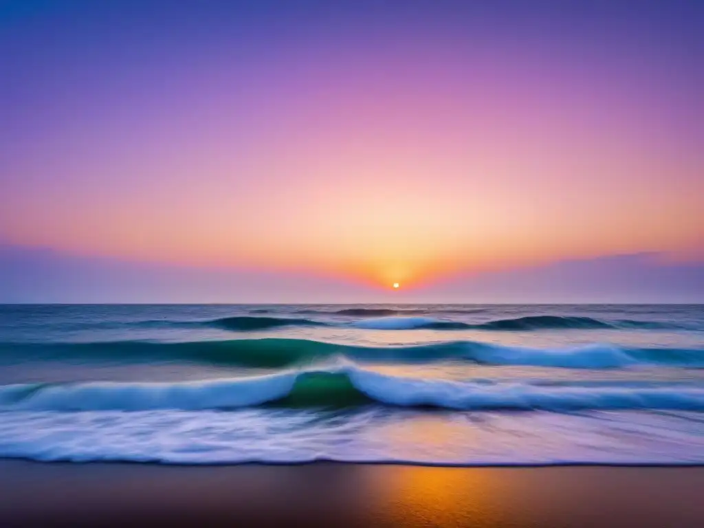 Un amanecer sereno sobre el océano, con tonos pastel pintando el cielo en rosado, morado y naranja